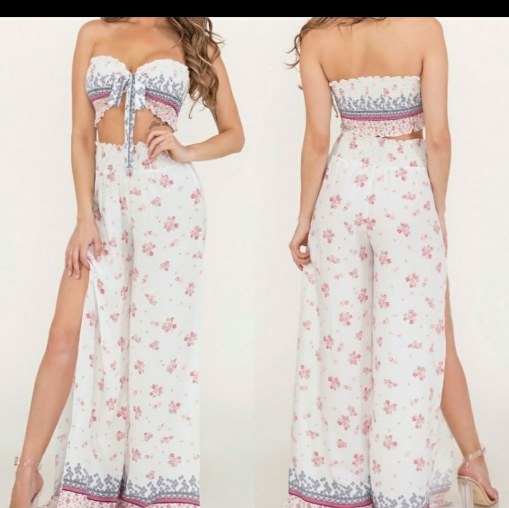 Absolutely gorgoues foral two peice set!